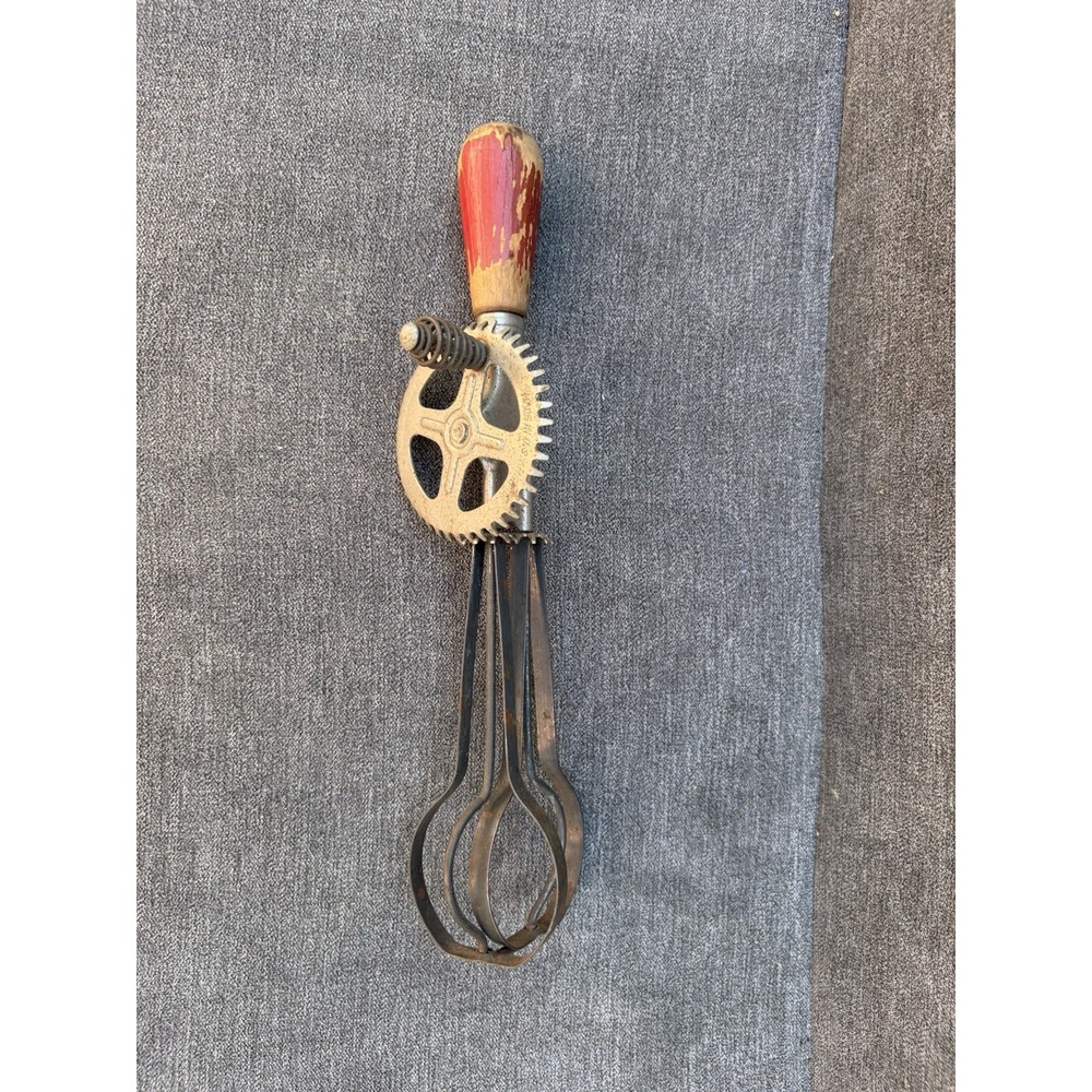 Vintage‎ A&J Bright Red Wooden Handle Egg Beater Hand Mixer Patent 1923 USA